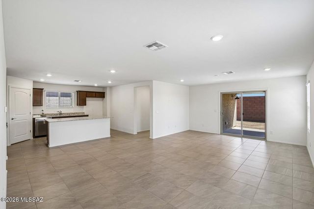 12382 N Bella Victoria Road, Marana, AZ 85658