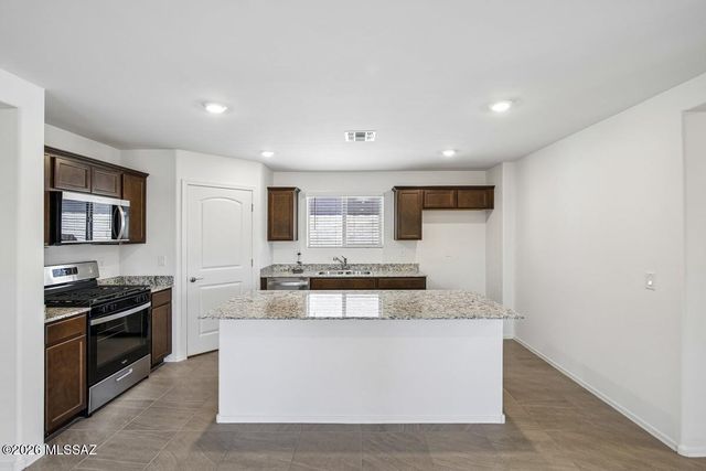 12382 N Bella Victoria Road, Marana, AZ 85658