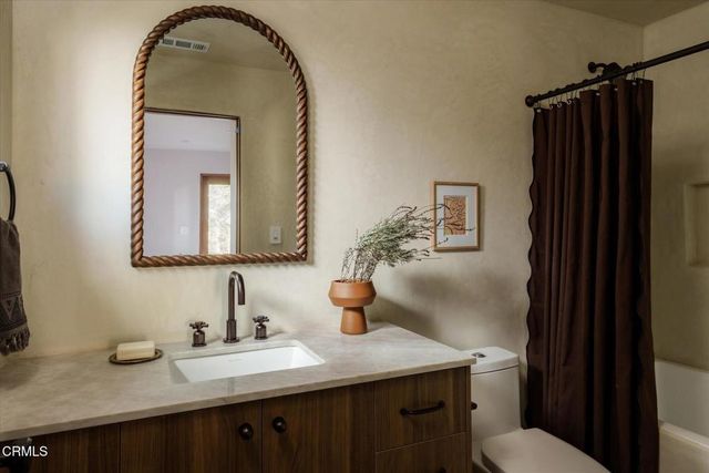 3231 Garden Avenue, Los Angeles, CA 90039