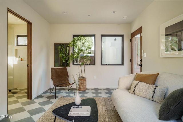 3231 Garden Avenue, Los Angeles, CA 90039