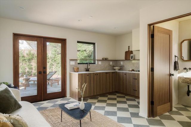 3231 Garden Avenue, Los Angeles, CA 90039