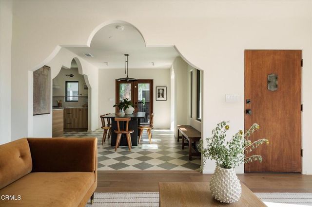 3231 Garden Avenue, Los Angeles, CA 90039