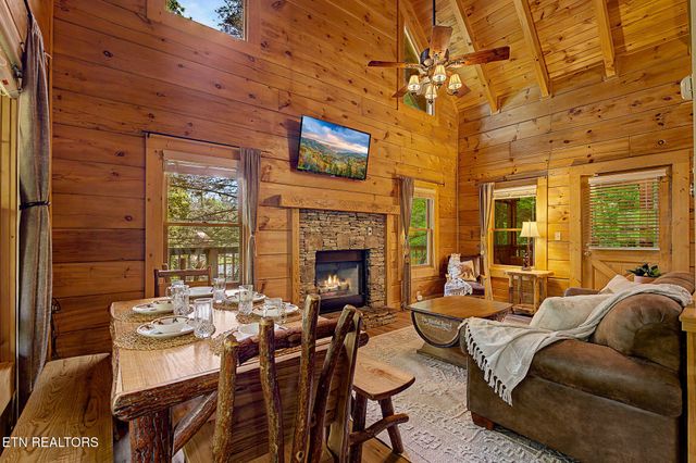 714 Aerie Way, Pigeon Forge, TN 37863