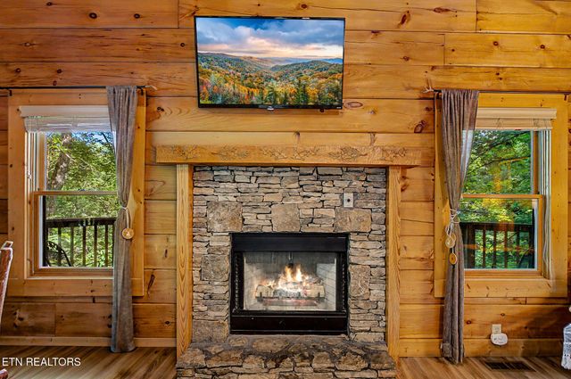 714 Aerie Way, Pigeon Forge, TN 37863