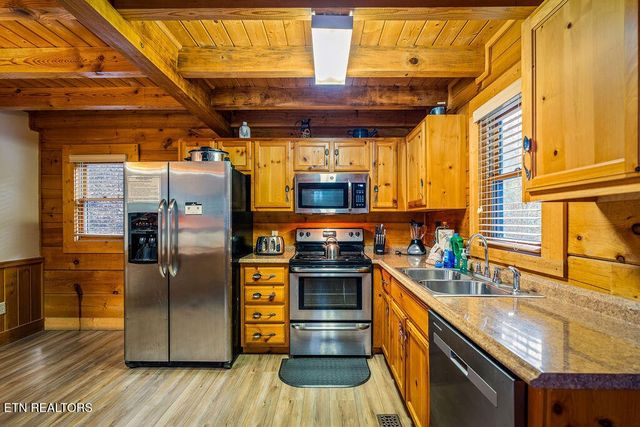 714 Aerie Way, Pigeon Forge, TN 37863