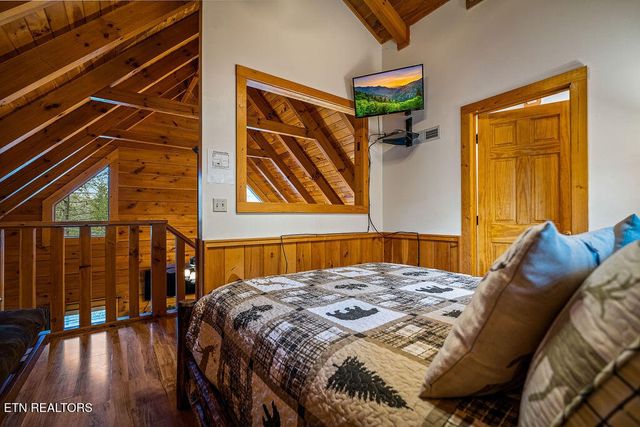714 Aerie Way, Pigeon Forge, TN 37863