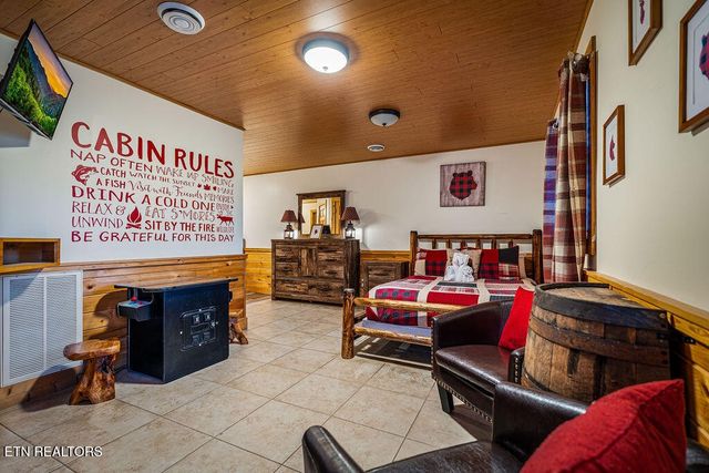 714 Aerie Way, Pigeon Forge, TN 37863