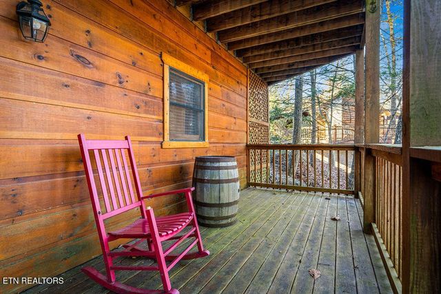 714 Aerie Way, Pigeon Forge, TN 37863