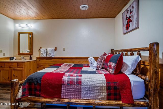 714 Aerie Way, Pigeon Forge, TN 37863