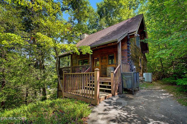 714 Aerie Way, Pigeon Forge, TN 37863