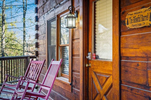 714 Aerie Way, Pigeon Forge, TN 37863