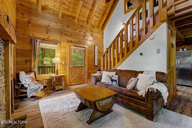 714 Aerie Way, Pigeon Forge, TN 37863
