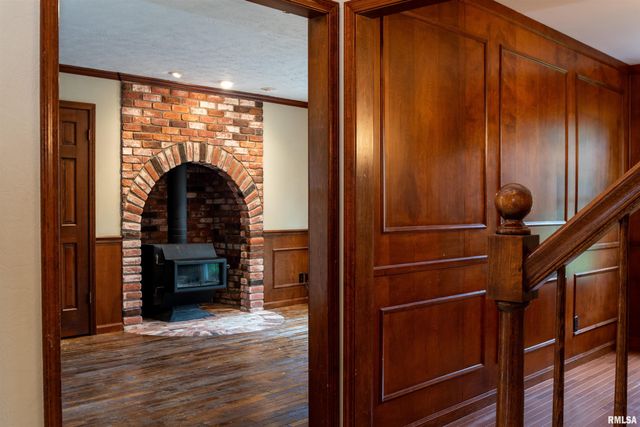 6729 N Mount Hawley Road, Peoria, IL 61614
