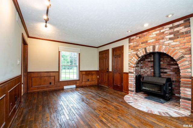 6729 N Mount Hawley Road, Peoria, IL 61614