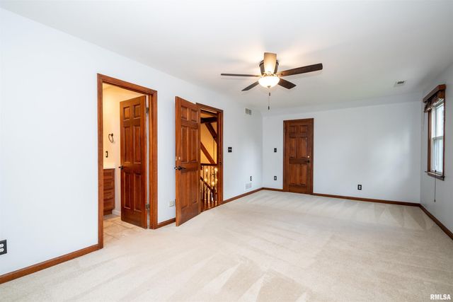 6729 N Mount Hawley Road, Peoria, IL 61614