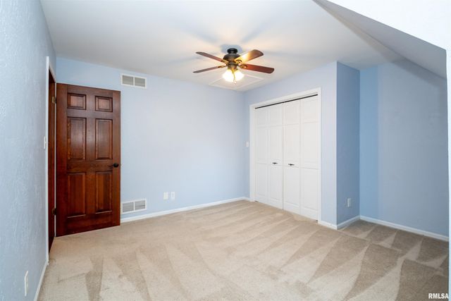 6729 N Mount Hawley Road, Peoria, IL 61614