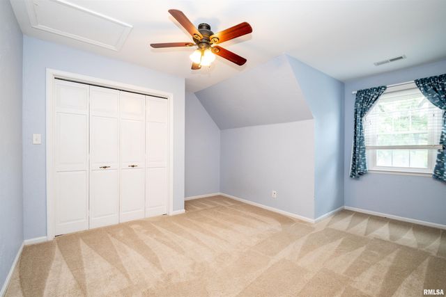 6729 N Mount Hawley Road, Peoria, IL 61614