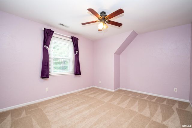 6729 N Mount Hawley Road, Peoria, IL 61614