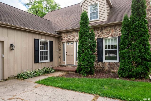 6729 N Mount Hawley Road, Peoria, IL 61614