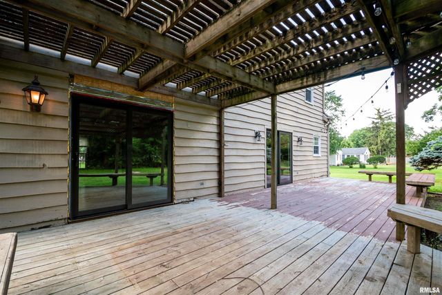 6729 N Mount Hawley Road, Peoria, IL 61614