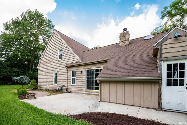 6729 N Mount Hawley Road, Peoria, IL 61614