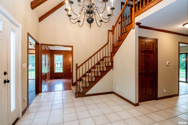 6729 N Mount Hawley Road, Peoria, IL 61614