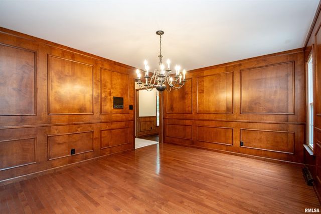 6729 N Mount Hawley Road, Peoria, IL 61614