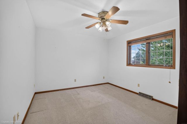 1952 Audubon Drive, Waterloo, IA 50701