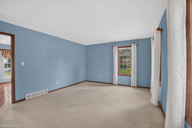 1952 Audubon Drive, Waterloo, IA 50701