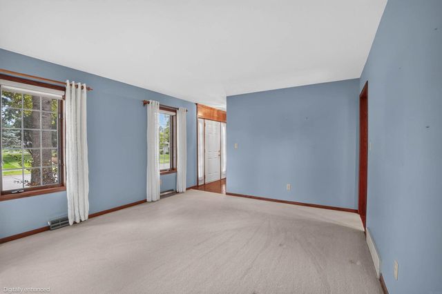 1952 Audubon Drive, Waterloo, IA 50701