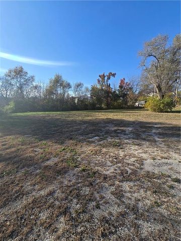 405 E 85th Street, Kansas City, MO 64131