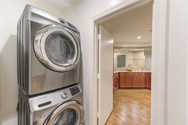 917 Main Street 1005, Houston, TX 77002