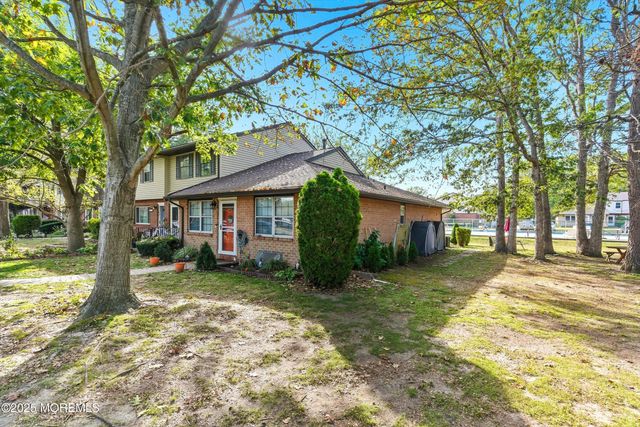 576 Labanna Court, Brick, NJ 08724