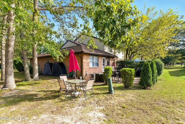 576 Labanna Court, Brick, NJ 08724
