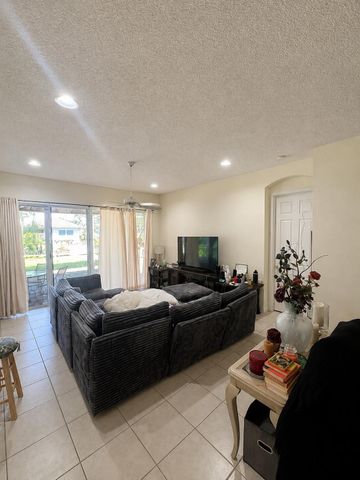 8819 DOWNING Street, Boynton Beach, FL 33472