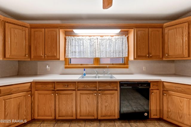 1060 Dupuis Road, Breaux Bridge, LA 70517