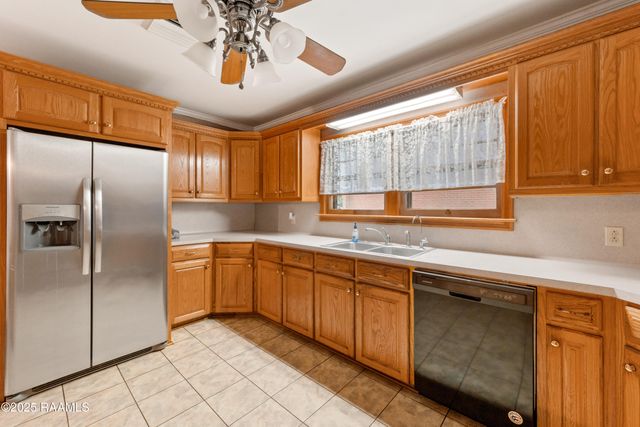 1060 Dupuis Road, Breaux Bridge, LA 70517