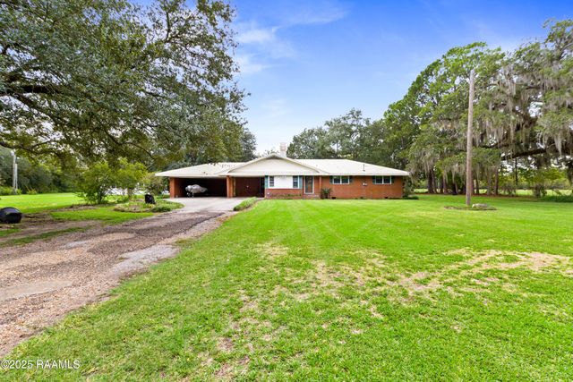 1060 Dupuis Road, Breaux Bridge, LA 70517