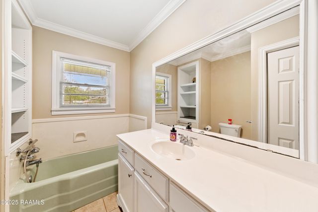 1060 Dupuis Road, Breaux Bridge, LA 70517