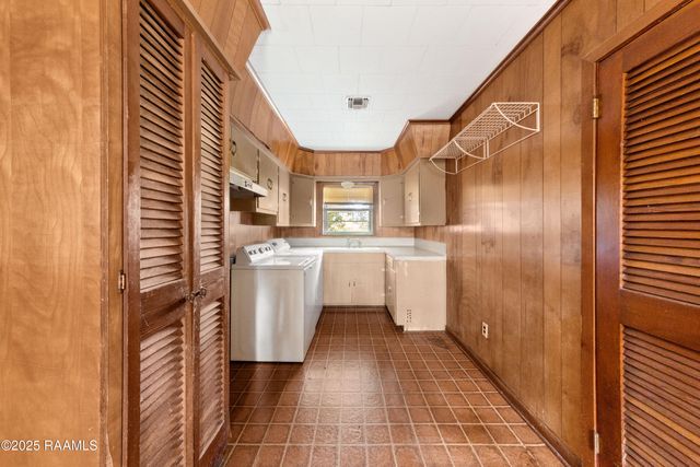 1060 Dupuis Road, Breaux Bridge, LA 70517