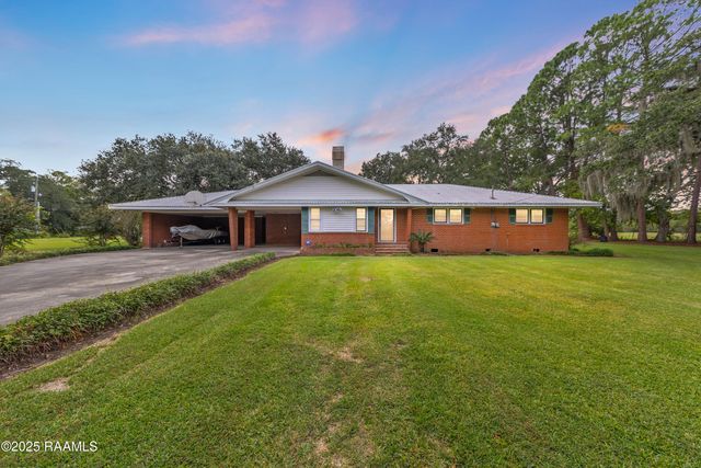 1060 Dupuis Road, Breaux Bridge, LA 70517