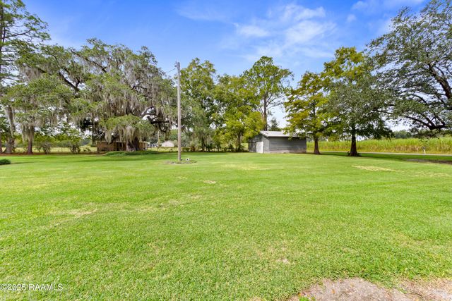 1060 Dupuis Road, Breaux Bridge, LA 70517