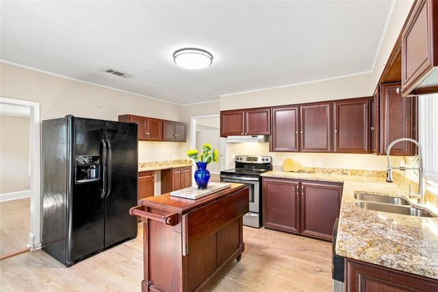 606 Harmons WAY, San Marcos, TX 78666