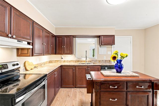 606 Harmons WAY, San Marcos, TX 78666