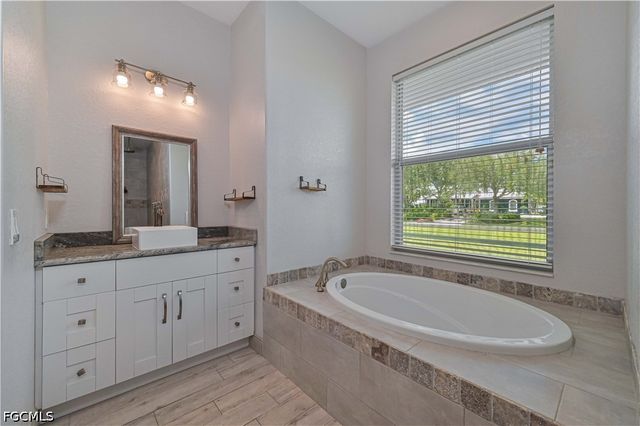 18111 Riverchase CT, Alva, FL 33920