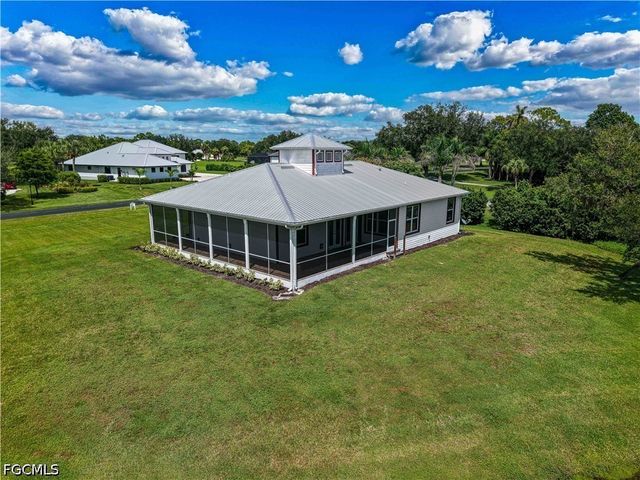 18111 Riverchase CT, Alva, FL 33920