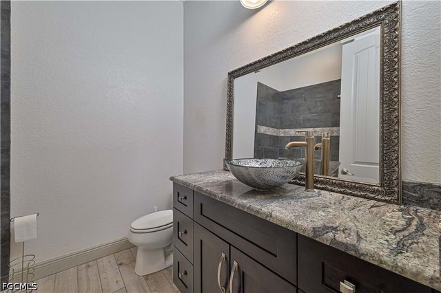 18111 Riverchase CT, Alva, FL 33920