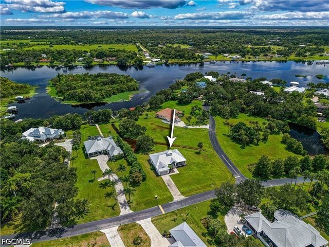18111 Riverchase CT, Alva, FL 33920