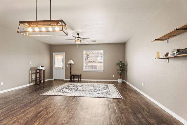 9053 NW 143rd Street, Yukon, OK 73099