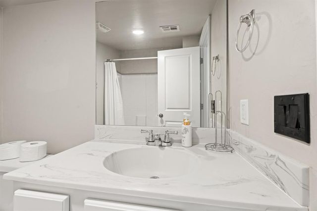 9053 NW 143rd Street, Yukon, OK 73099